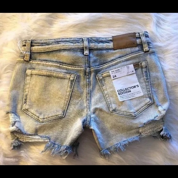 Joe's Jeans Denim - SOLD‼️Joes Jeans Ozzie Destroyed Fray Hem Denim Shorts